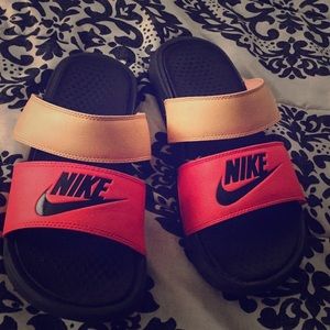 Nike slides